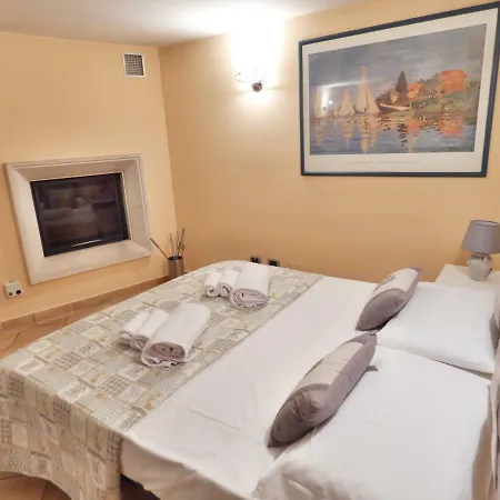 House Desenzano Apartment *