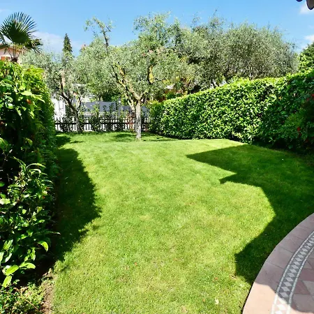 House Desenzano Apartman